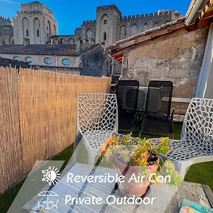 Apartment Ac - Private Exterior - Au Pied Du Palais Des Papes!, Avignon